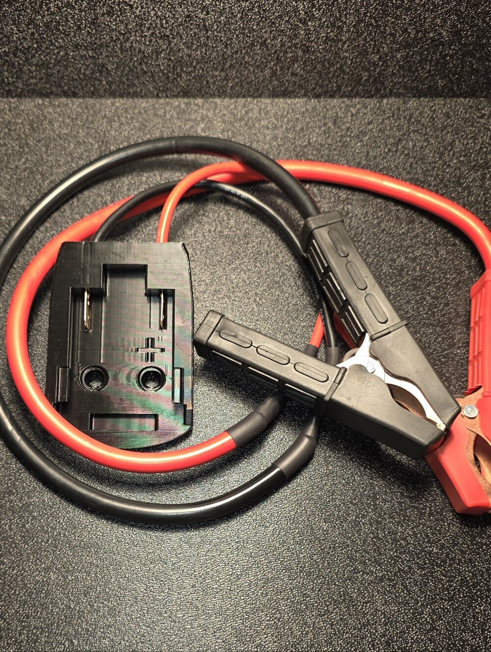 "Har White" 20v jump starter. "Har White" Battery needed.